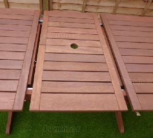 Close up photos - extending table