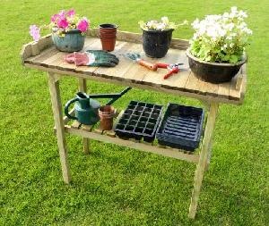 GREENHOUSES - Wooden potting tables GREENHOUSES - Wooden potting tables